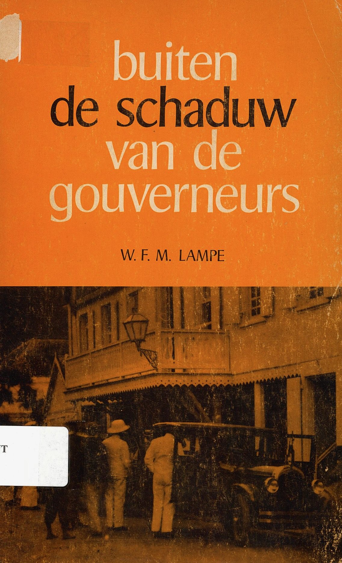 Buiten de schaduw van de gouverneurs – Kaft